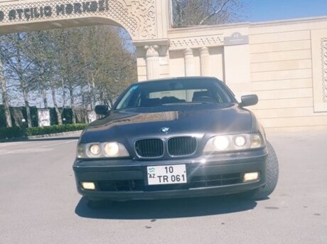 BMW 528
