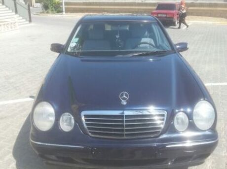 Mercedes E 240