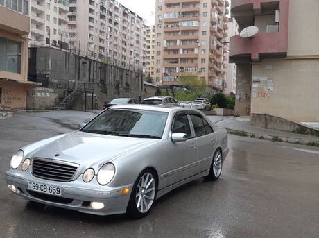Mercedes E 320