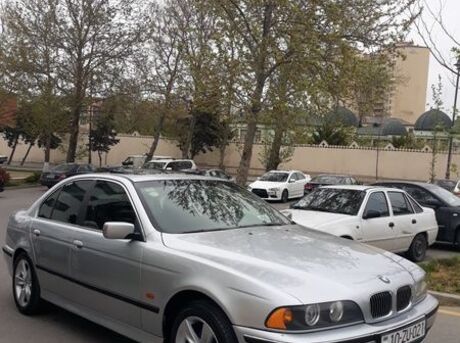 BMW 523