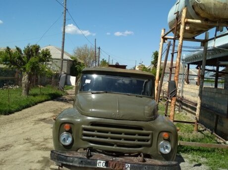 ZIL 130