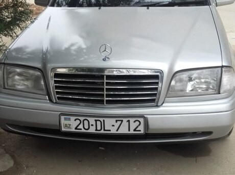 Mercedes C 200