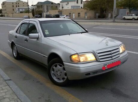 Mercedes C 180