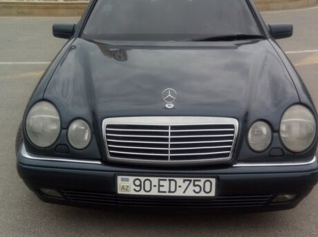 Mercedes E 240
