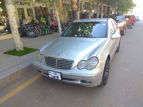 Mercedes C 240