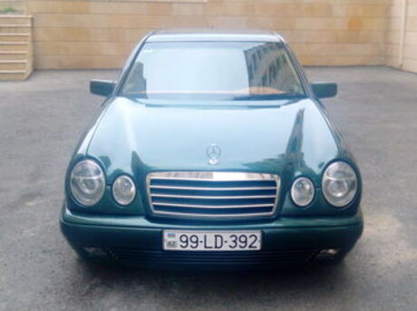 Mercedes E 240