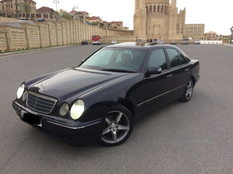 Mercedes E 240