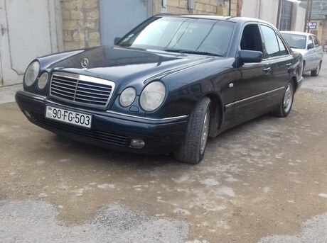 Mercedes E 240