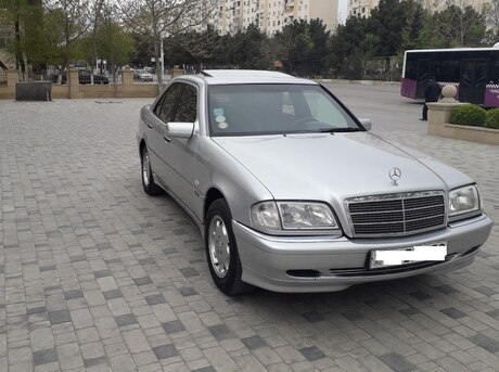 Mercedes C 240