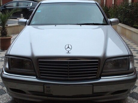 Mercedes C 180