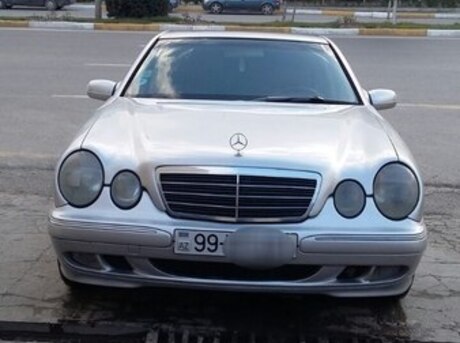 Mercedes E 220