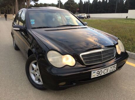 Mercedes C 200