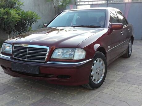 Mercedes C 200