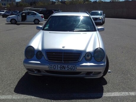 Mercedes E 220