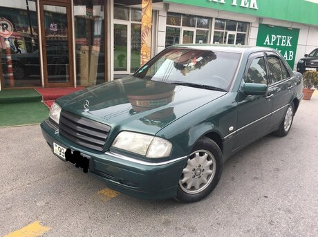 Mercedes C 240