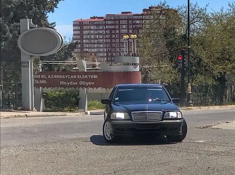 Mercedes C 180