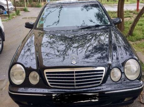 Mercedes E 320