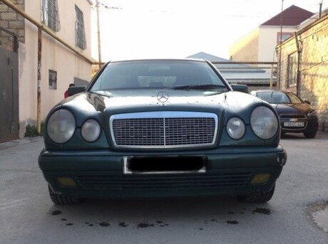 Mercedes E 220
