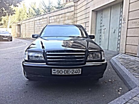 Mercedes C 240