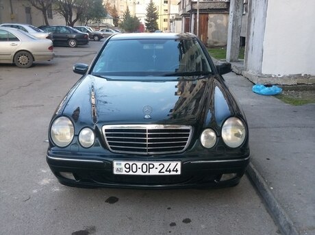 Mercedes E 320