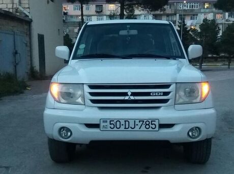 Mitsubishi Pajero io