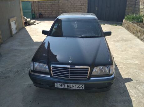 Mercedes C 240