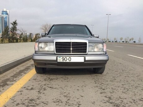 Mercedes E 200