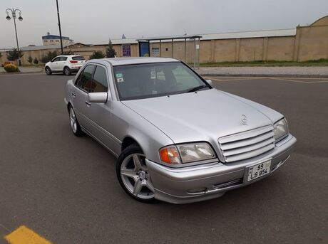 Mercedes C 230