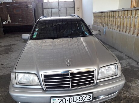 Mercedes C 240