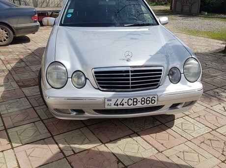 Mercedes E 240