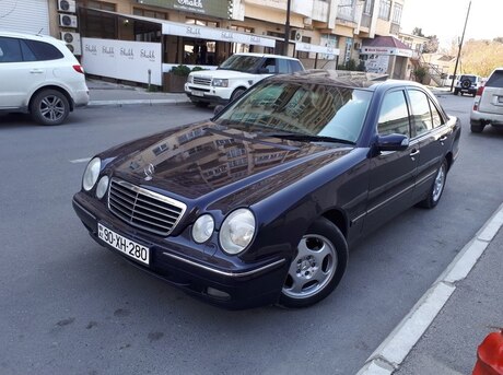 Mercedes E 240