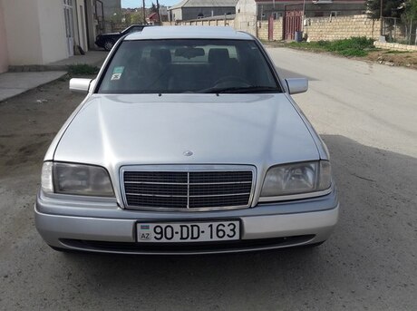 Mercedes C 180