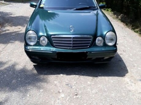 Mercedes E 220