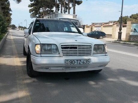 Mercedes E 220