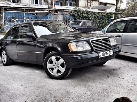 Mercedes E 200
