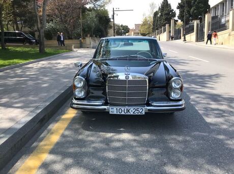 Mercedes 300 SEL