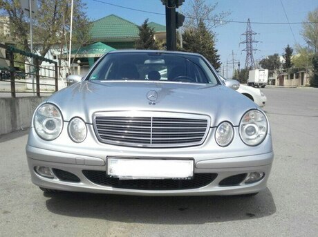 Mercedes E 220