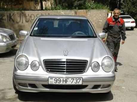 Mercedes E 240