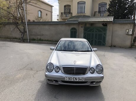 Mercedes E 240