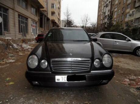 Mercedes E 320