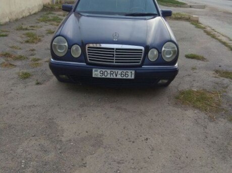 Mercedes E 320