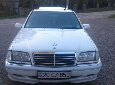 Mercedes C 230