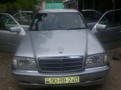 Mercedes C 240