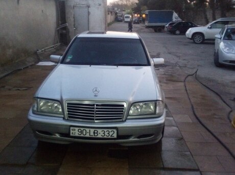 Mercedes C 240