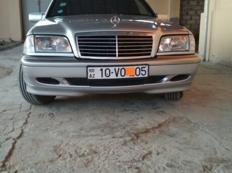 Mercedes C 180
