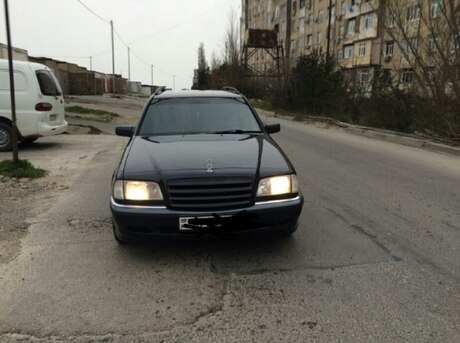 Mercedes C 240