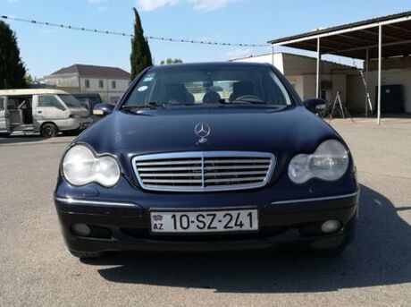 Mercedes C 240