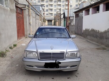 Mercedes C 180