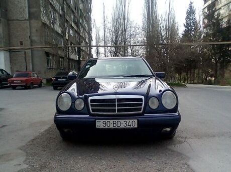 Mercedes E 200