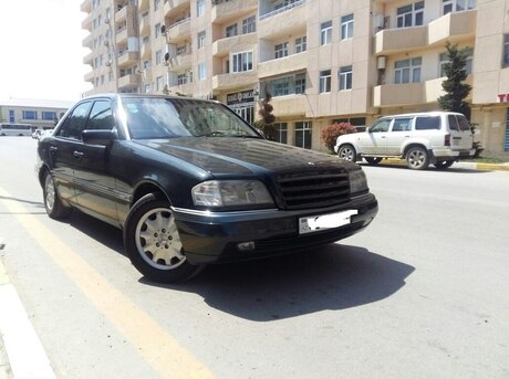 Mercedes C 180